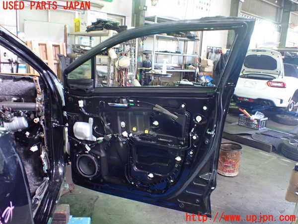 1UPJ-9236111230]C-HRハイブリッド(ZYX10)右前ドア ジャンク_4