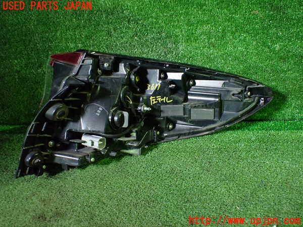1UPJ-9236111536]C-HRハイブリッド(ZYX10)左テールランプ ジャンク_4