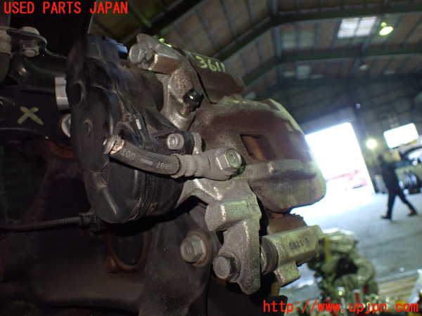 1UPJ-9236114090]C-HRハイブリッド(ZYX10)右リアキャリパー 中古_2