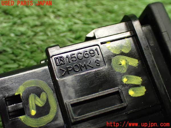 1UPJ-9236116307]C-HRハイブリッド(ZYX10)スイッチ2(車両接近警告音OFF) 中古_4