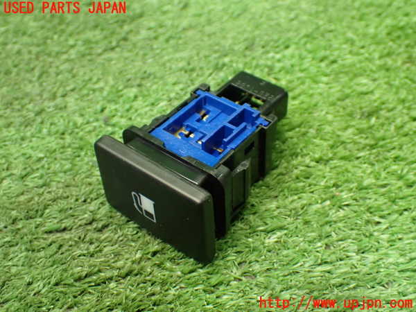 1UPJ-9236116309]C-HRハイブリッド(ZYX10)スイッチ4(給油口オープナー) 中古_2