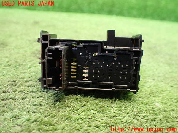 1UPJ-9236116245]C-HRハイブリッド(ZYX10)左前パワーウィンドウスイッチ 中古_3