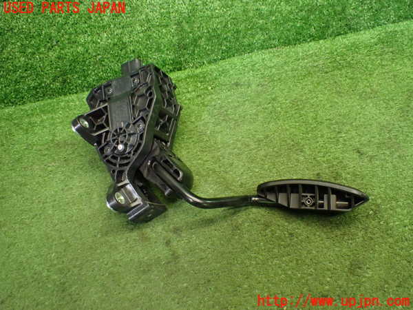 1UPJ-9236116382]C-HRハイブリッド(ZYX10)センサー2(アクセルペダル) 中古_2