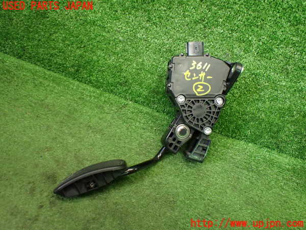 1UPJ-9236116382]C-HRハイブリッド(ZYX10)センサー2(アクセルペダル) 中古_4