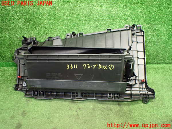 1UPJ-9236117516]C-HRハイブリッド(ZYX10)グローブボックス1 中古_3