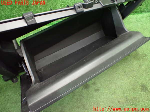 1UPJ-9236117516]C-HRハイブリッド(ZYX10)グローブボックス1 中古_5
