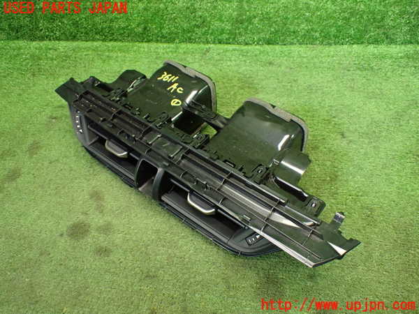 1UPJ-9236117526]C-HRハイブリッド(ZYX10)エアコン吹き出し口1(真中) 中古_2