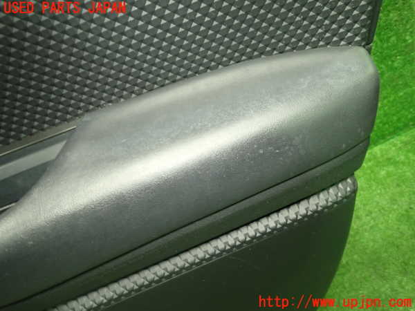 1UPJ-9236111234]C-HRハイブリッド(ZYX10)右前ドア内張り 中古_3
