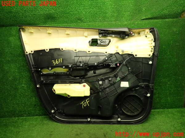 1UPJ-9236111234]C-HRハイブリッド(ZYX10)右前ドア内張り 中古_5