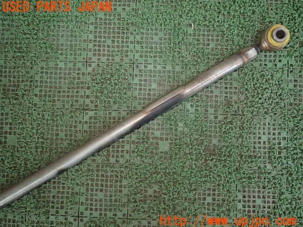 3UPJ=9236120435]ハイエースワゴン リビングサルーンEX(RZH101G)RS-R 1503 LT-1313 リアラテラルロッド 中古_3