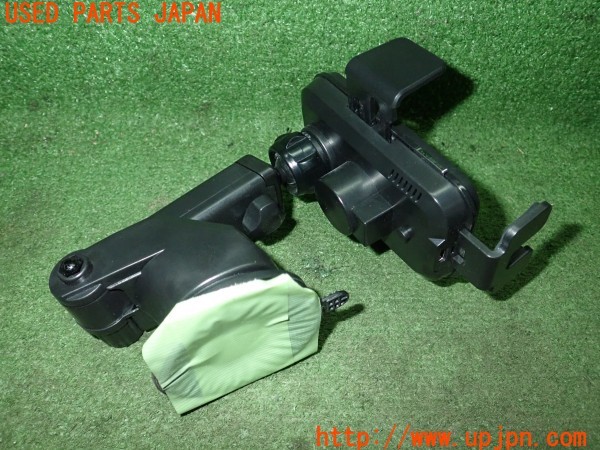 3UPJ=9236120631]ハイエースワゴン リビングサルーンEX(RZH101G)JAPAN AVE. 自動開閉 車載ホルダー スマホホルダー ワイヤレス充電器 中古_3