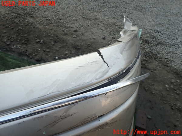 1UPJ-9236121010]ハイエースワゴン100系(RZH101G)フロントバンパー ジャンク_4