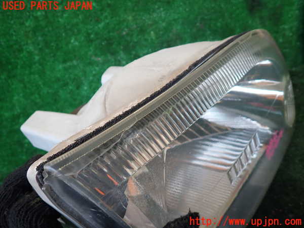 1UPJ-9236121130]ハイエースワゴン100系(RZH101G)右ヘッドライト ハロゲン 中古_3