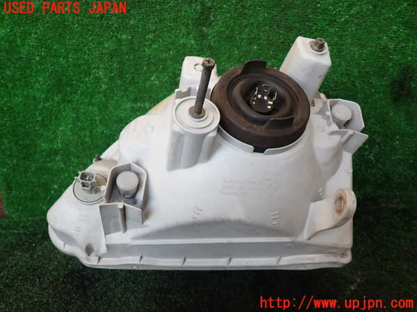 1UPJ-9236121130]ハイエースワゴン100系(RZH101G)右ヘッドライト ハロゲン 中古_4