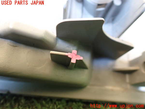 1UPJ-9236121150]ハイエースワゴン100系(RZH101G)右コーナーランプ 中古_4