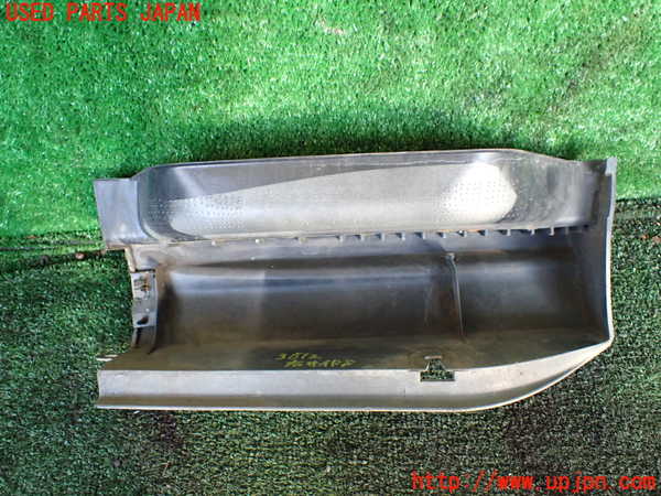 1UPJ-9236121390]ハイエースワゴン100系(RZH101G)右サイドステップ 中古_3