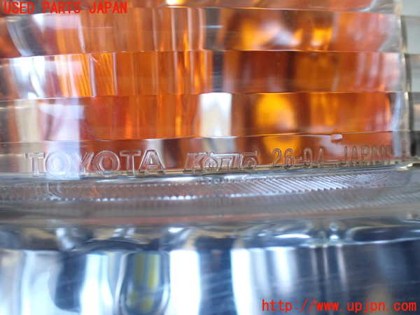 1UPJ-9236121536]ハイエースワゴン100系(RZH101G)左テールランプ 中古_4