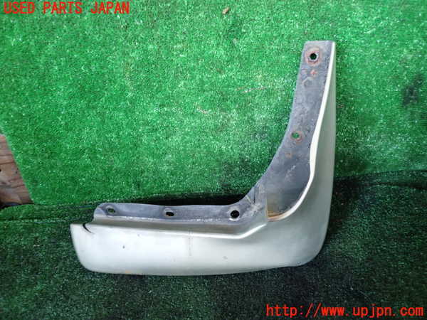 1UPJ-9236121450]ハイエースワゴン100系(RZH101G)右フロントマッドガード(泥除け) 中古_2