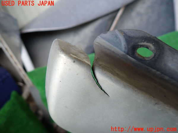 1UPJ-9236121450]ハイエースワゴン100系(RZH101G)右フロントマッドガード(泥除け) 中古_3