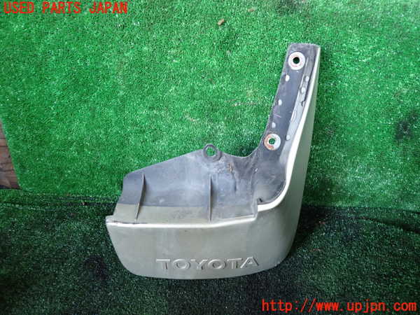 1UPJ-9236121454]ハイエースワゴン100系(RZH101G)右リアマッドガード(泥除け) 中古_2
