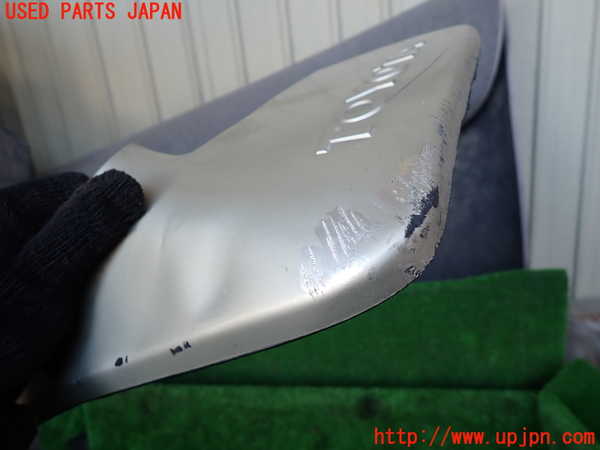 1UPJ-9236121456]ハイエースワゴン100系(RZH101G)左リアマッドガード(泥除け) 中古_3