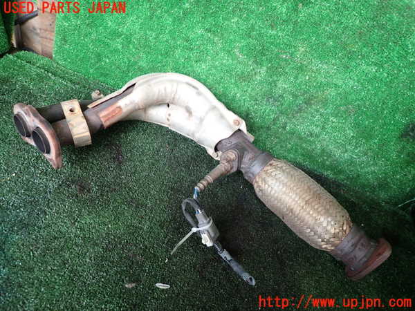 1UPJ-9236122631]ハイエースワゴン100系(RZH101G)フロントパイプ1 中古_5