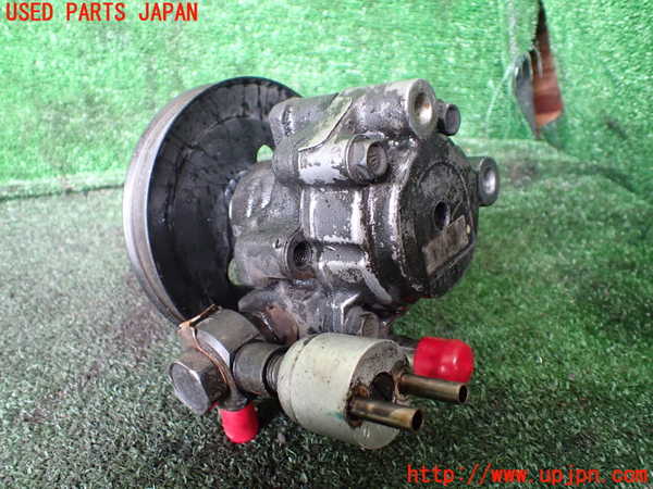 1UPJ-9236124250]ハイエースワゴン100系(RZH101G)パワステポンプ 中古_2