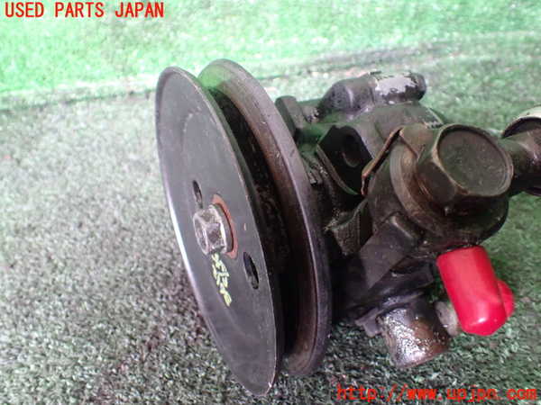 1UPJ-9236124250]ハイエースワゴン100系(RZH101G)パワステポンプ 中古_3