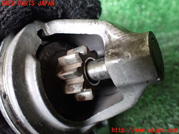 1UPJ-9236126010]ハイエースワゴン100系(RZH101G)セルモーター 中古_3