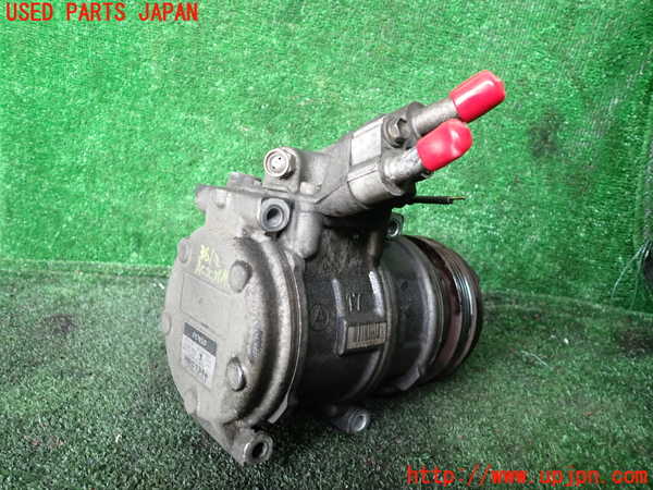 1UPJ-9236126025]ハイエースワゴン100系(RZH101G)エアコンコンプレッサー 中古_2