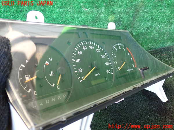1UPJ-9236126170]ハイエースワゴン100系(RZH101G)スピードメーター 中古_2