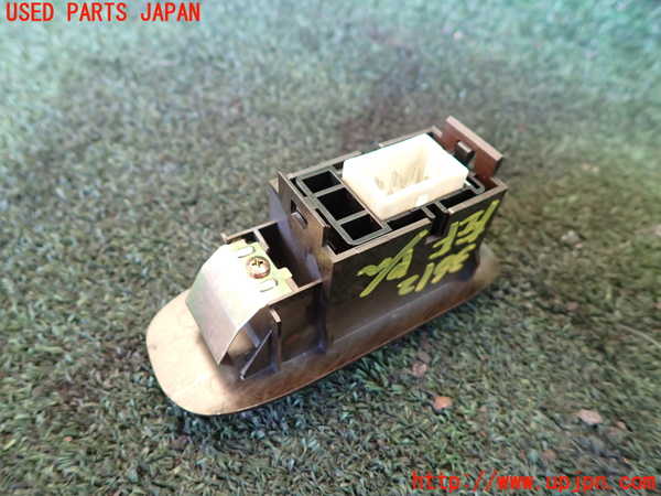 1UPJ-9236126245]ハイエースワゴン100系(RZH101G)左前パワーウィンドウスイッチ 中古_2