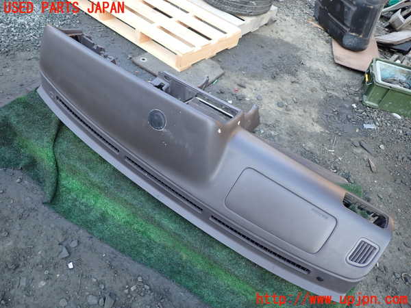 1UPJ-9236127505]ハイエースワゴン100系(RZH101G)ダッシュボード 中古_3