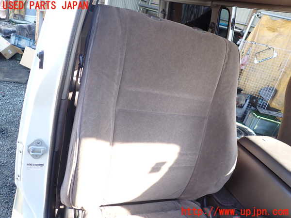 1UPJ-9236127035]ハイエースワゴン100系(RZH101G)運転席シート 中古_2