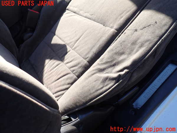 1UPJ-9236127035]ハイエースワゴン100系(RZH101G)運転席シート 中古_4