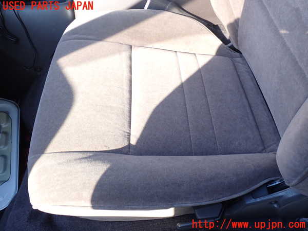 1UPJ-9236127065]ハイエースワゴン100系(RZH101G)助手席シート 中古_3