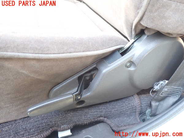 1UPJ-9236127065]ハイエースワゴン100系(RZH101G)助手席シート 中古_4