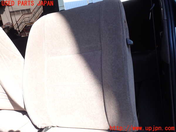 1UPJ-9236127175]ハイエースワゴン100系(RZH101G)左2列目シート 中古_2