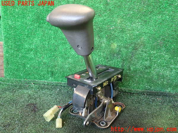1UPJ-9236127555]ハイエースワゴン100系(RZH101G)ATシフトレバー 中古_3