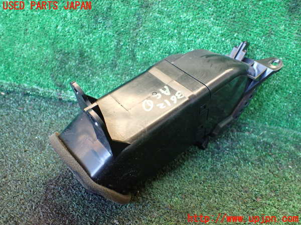 1UPJ-9236127526]ハイエースワゴン100系(RZH101G)エアコン吹き出し口1(右) 中古_2