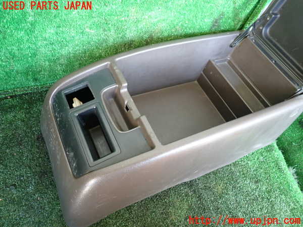 1UPJ-9236127540]ハイエースワゴン100系(RZH101G)センターコンソール 中古_3