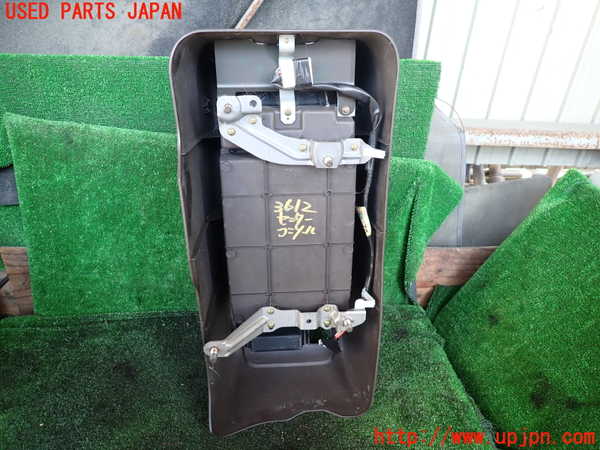 1UPJ-9236127540]ハイエースワゴン100系(RZH101G)センターコンソール 中古_4