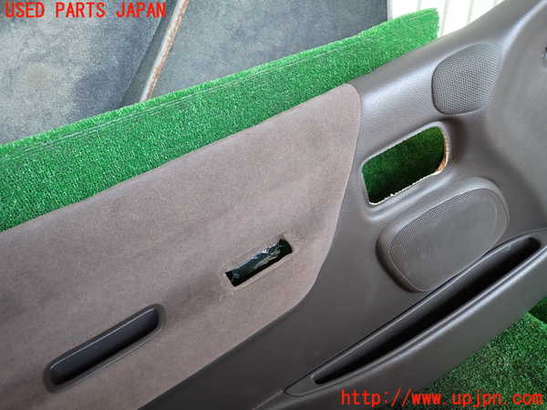 1UPJ-9236121264]ハイエースワゴン100系(RZH101G)左前ドア内張り 中古_2