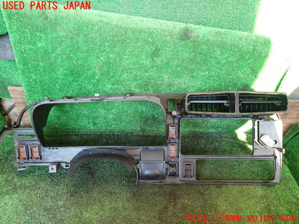 1UPJ-9236127510]ハイエースワゴン100系(RZH101G)メーターフード 中古_4