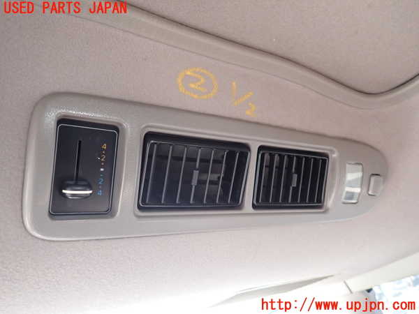 1UPJ-9236126412]ハイエースワゴン100系(RZH101G)ルームランプ2(2列目天井) 中古_2