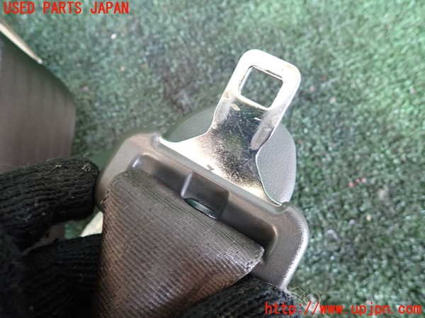 1UPJ-9236127045]ハイエースワゴン100系(RZH101G)運転席シートベルト 中古_2