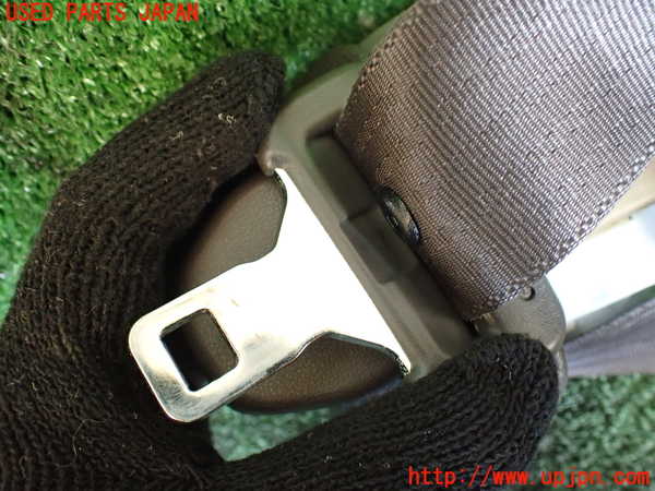 1UPJ-9236127075]ハイエースワゴン100系(RZH101G)助手席シートベルト 中古_2