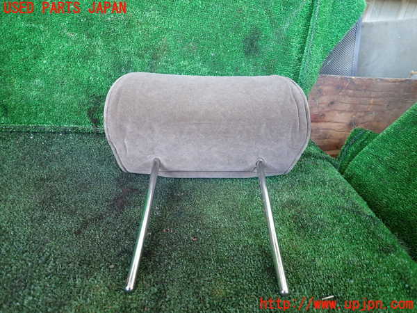 1UPJ-9236127150]ハイエースワゴン100系(RZH101G)右2列目ヘッドレスト 中古_3