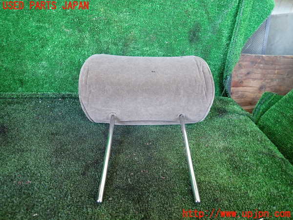 1UPJ-9236127240]ハイエースワゴン100系(RZH101G)右3列目ヘッドレスト 中古_3