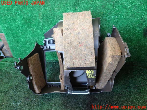 1UPJ-9236127810]ハイエースワゴン100系(RZH101G)ドリンクホルダー 中古_4